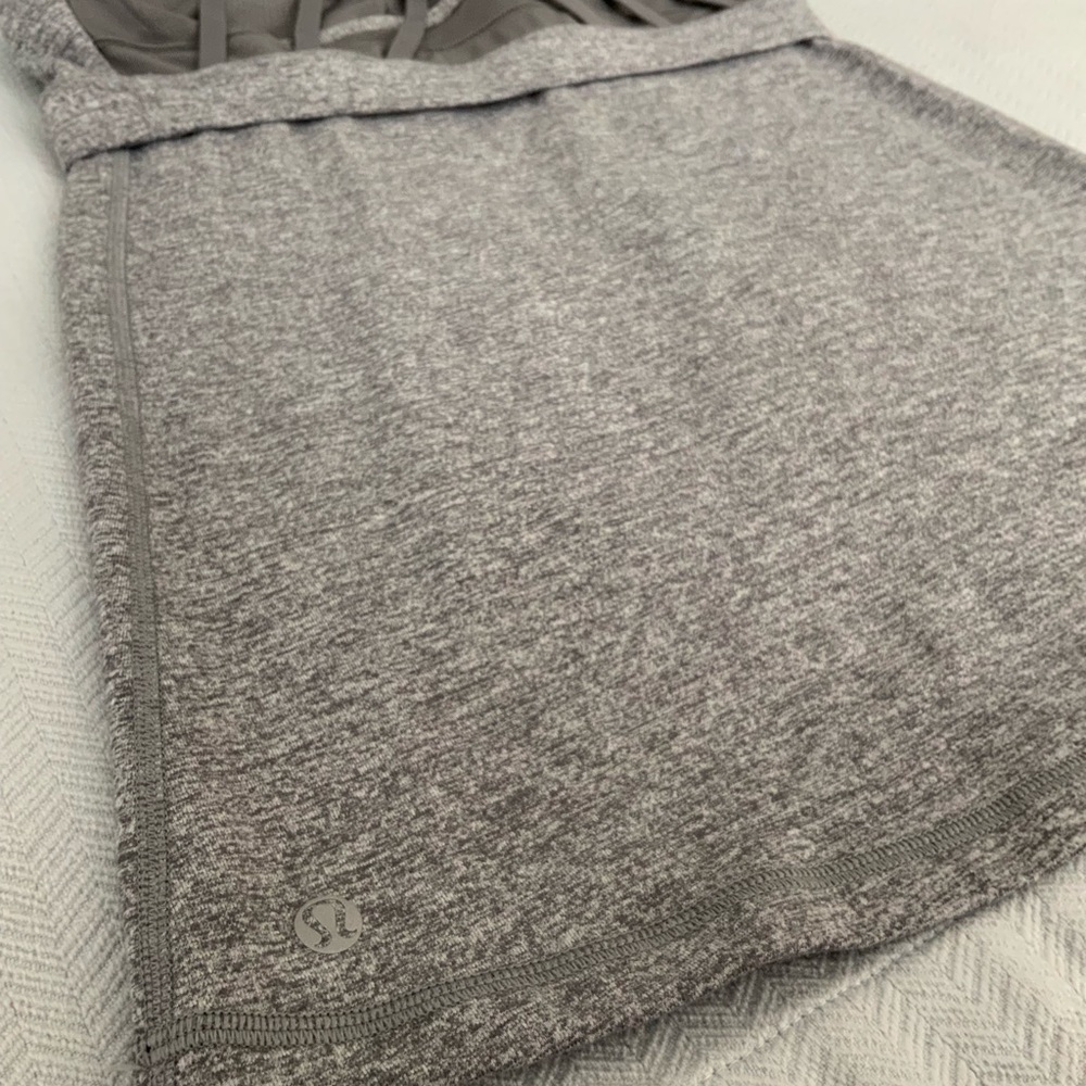 Lululemon Tank sz 8 EUC Heathered Grey - Picture 3 of 3